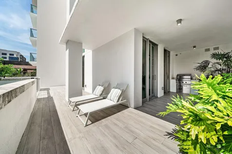 475 E Royal Palm Road Boca Raton FL 33432