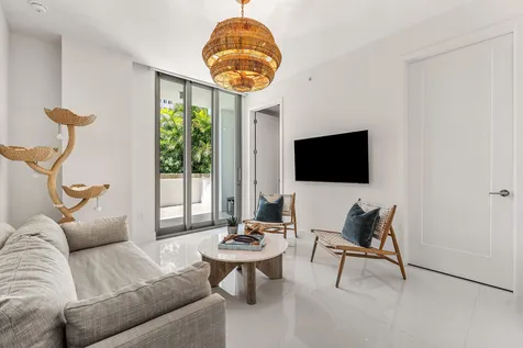 475 E Royal Palm Road Boca Raton FL 33432