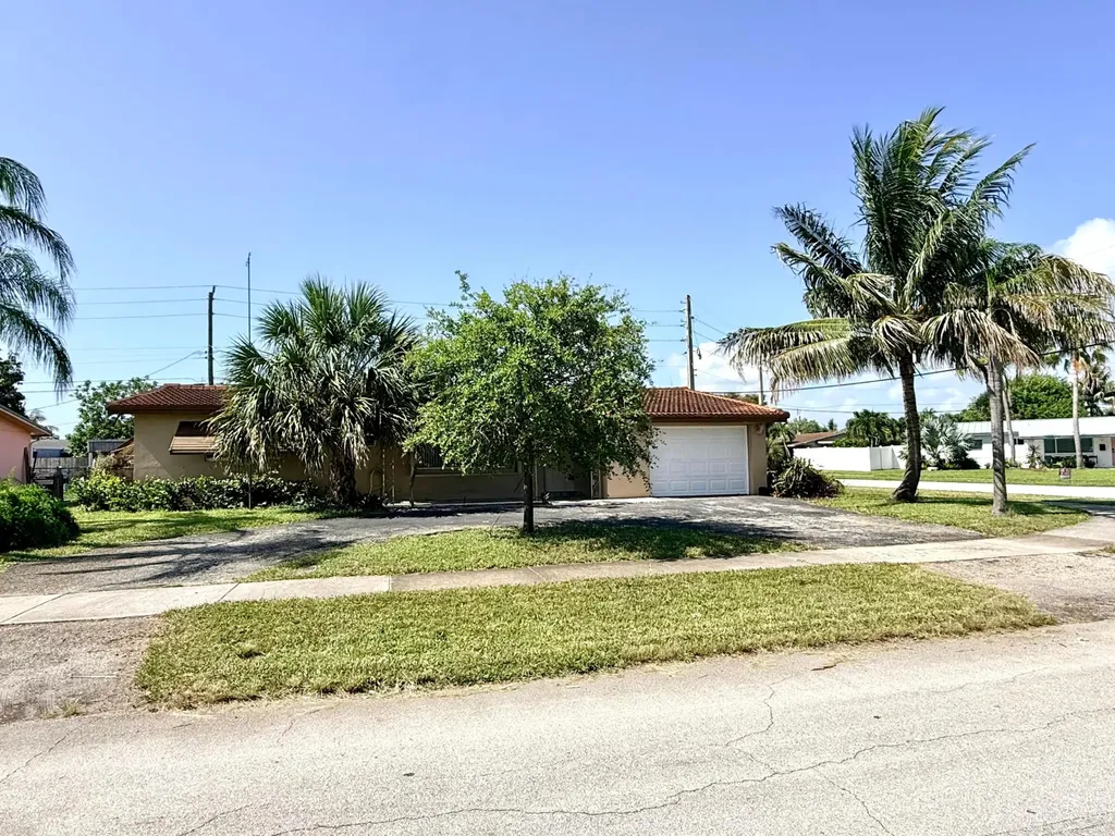 118 SE 10th Court Deerfield Beach FL 33441