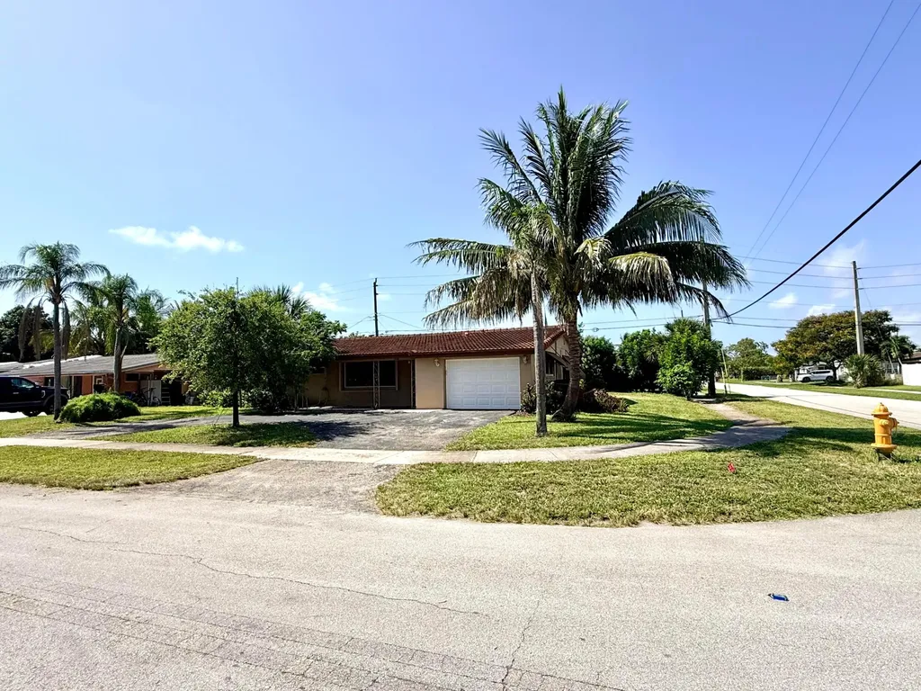 118 SE 10th Court Deerfield Beach FL 33441