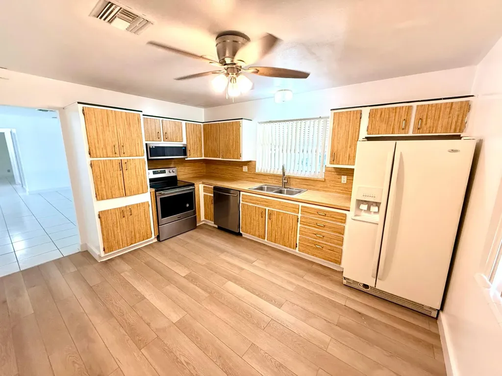 118 SE 10th Court Deerfield Beach FL 33441