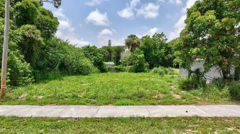 5684 SE 45th Avenue SE Stuart FL 34997