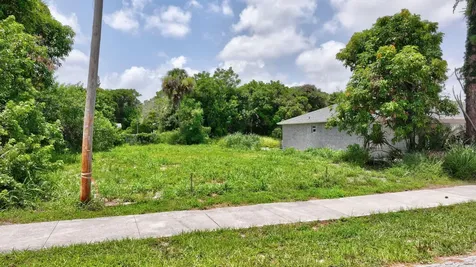 5684 SE 45th Avenue SE Stuart FL 34997