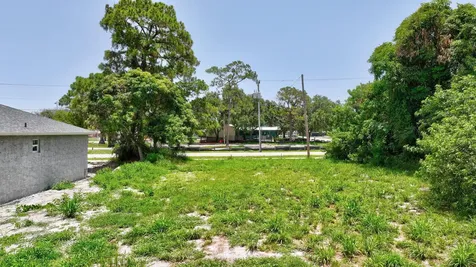 5684 SE 45th Avenue SE Stuart FL 34997