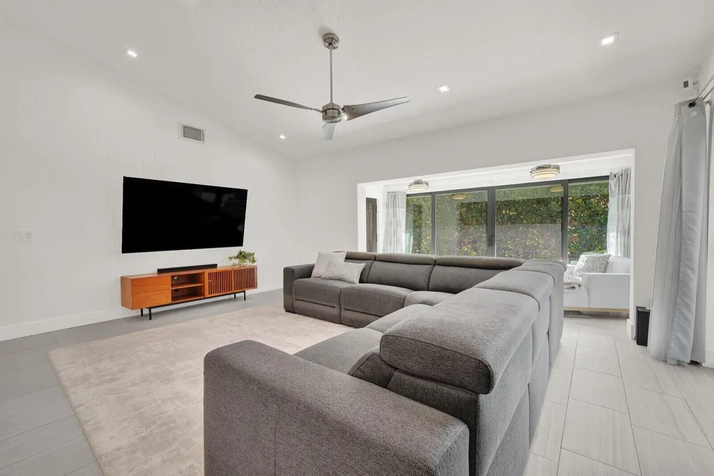 1725 NW 22nd Avenue Delray Beach FL 33445
