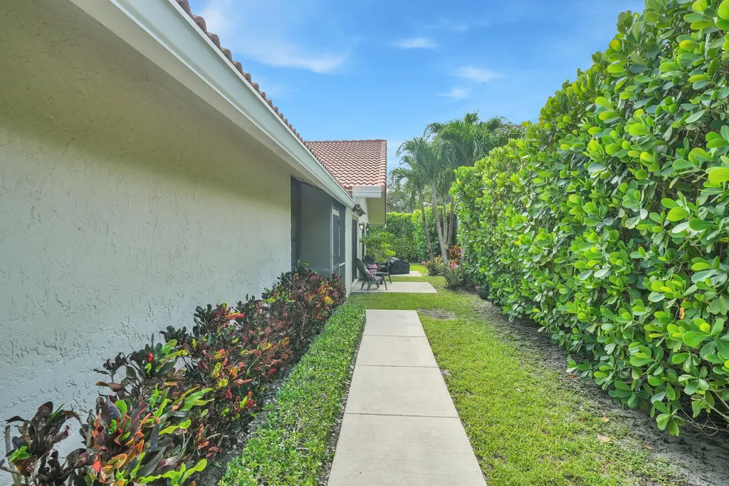 1725 NW 22nd Avenue Delray Beach FL 33445