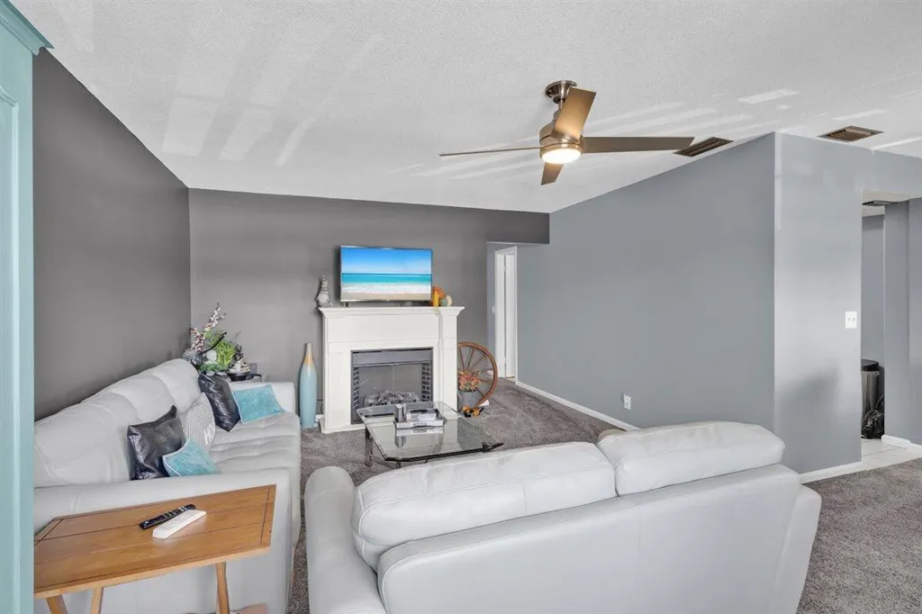 10000 Meridian Way N Palm Beach Gardens FL 33410
