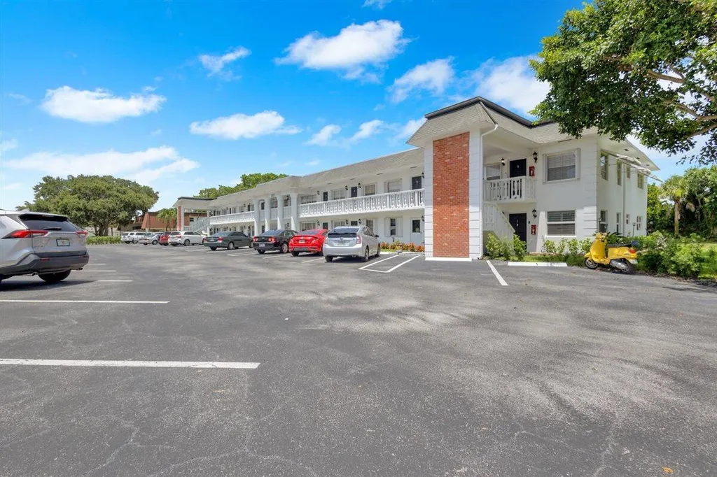 10000 Meridian Way N Palm Beach Gardens FL 33410