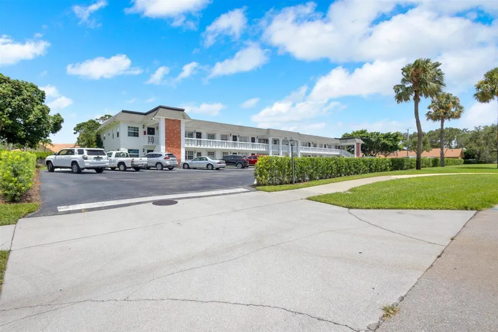 10000 Meridian Way N Palm Beach Gardens FL 33410