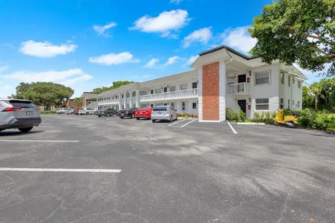 10000 Meridian Way N Palm Beach Gardens FL 33410