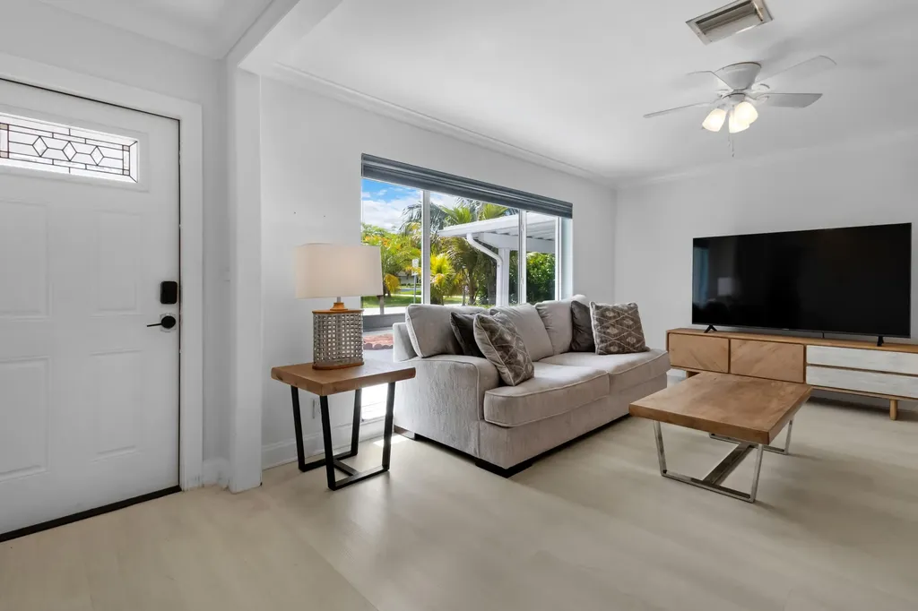 5541 NE 19th Avenue Fort Lauderdale FL 33308
