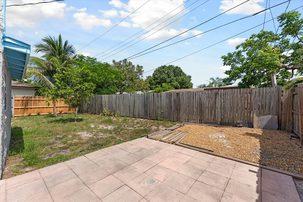 120 NW 4th Avenue Boynton Beach FL 33435