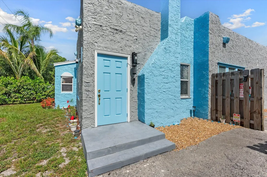 120 NW 4th Avenue Boynton Beach FL 33435