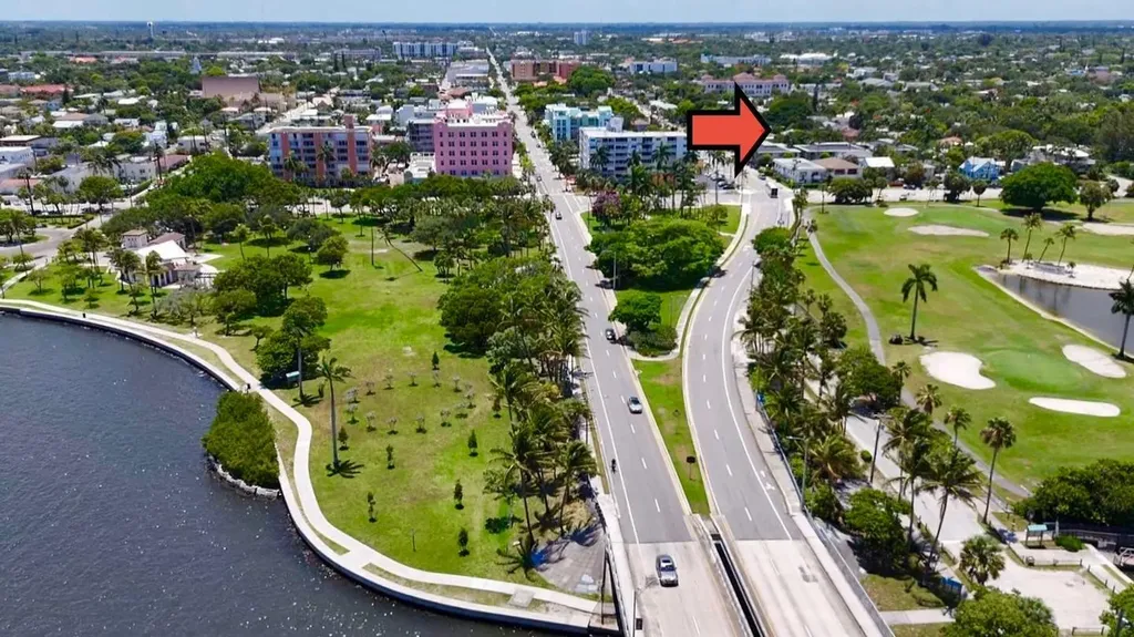 113 N Lakeside Drive Lake Worth Beach FL 33460