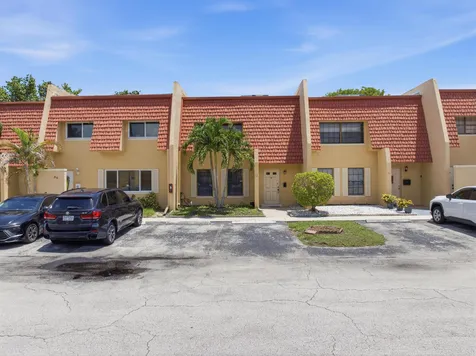 52 Canterbury Lane Tamarac FL 33319