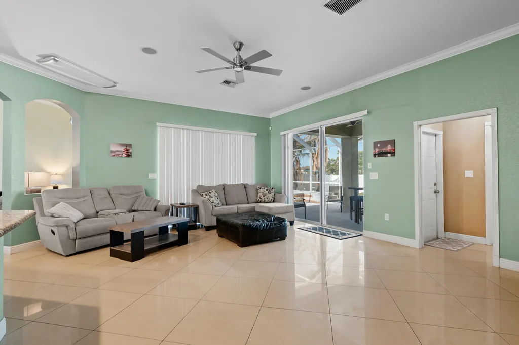 286 NW Bayshore Boulevard Port St Lucie FL 34983