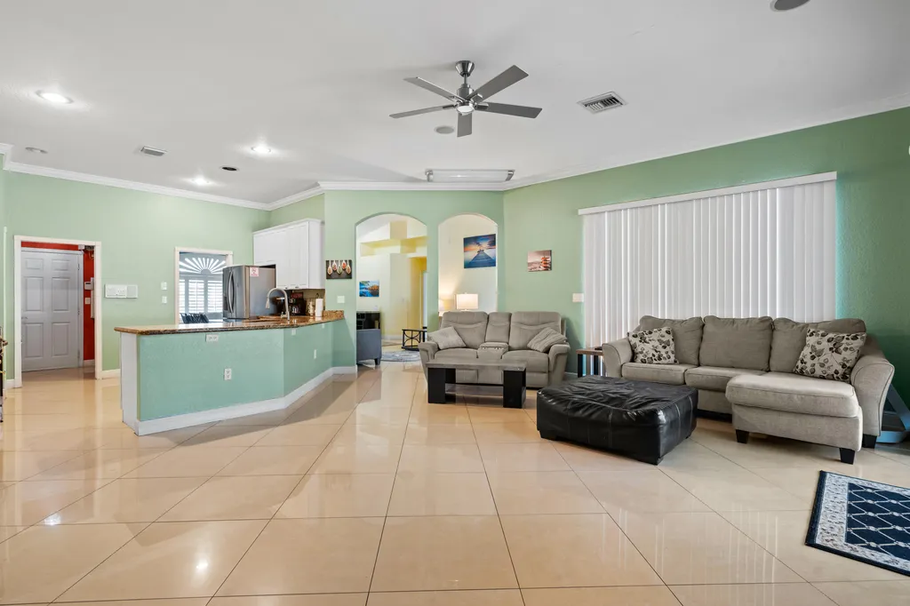 286 NW Bayshore Boulevard Port St Lucie FL 34983