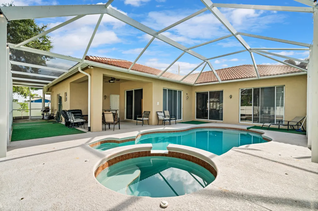 286 NW Bayshore Boulevard Port St Lucie FL 34983