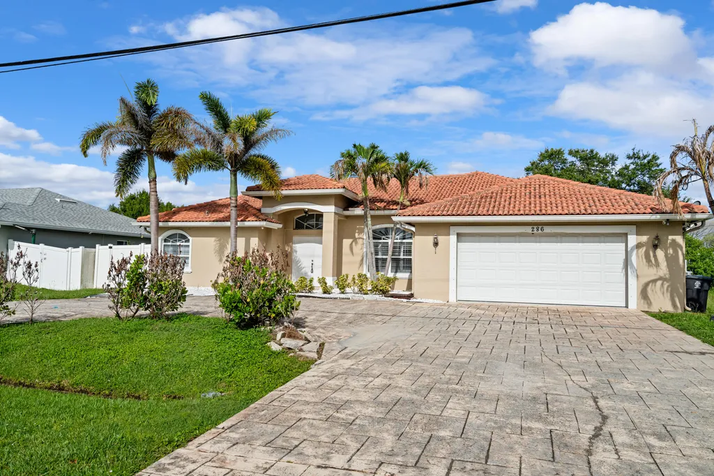 286 NW Bayshore Boulevard Port St Lucie FL 34983