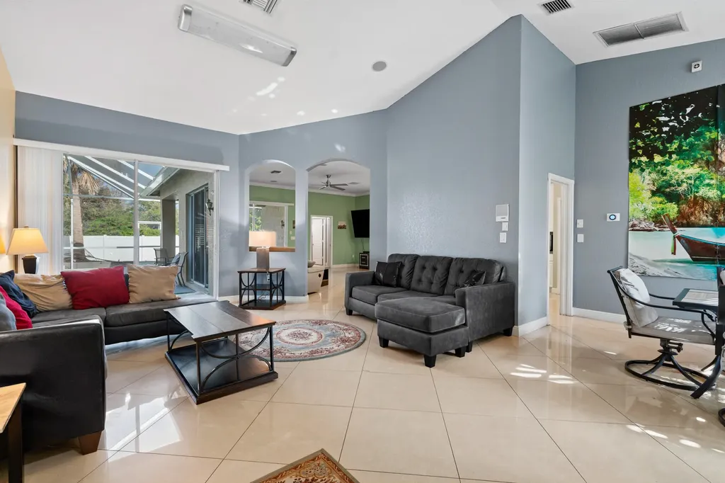 286 NW Bayshore Boulevard Port St Lucie FL 34983