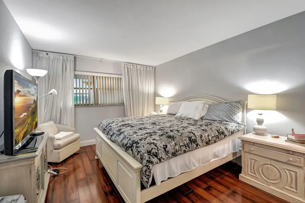 288 Tuscany Lane E Delray Beach FL 33446