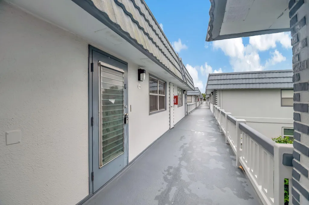 288 Tuscany Lane E Delray Beach FL 33446