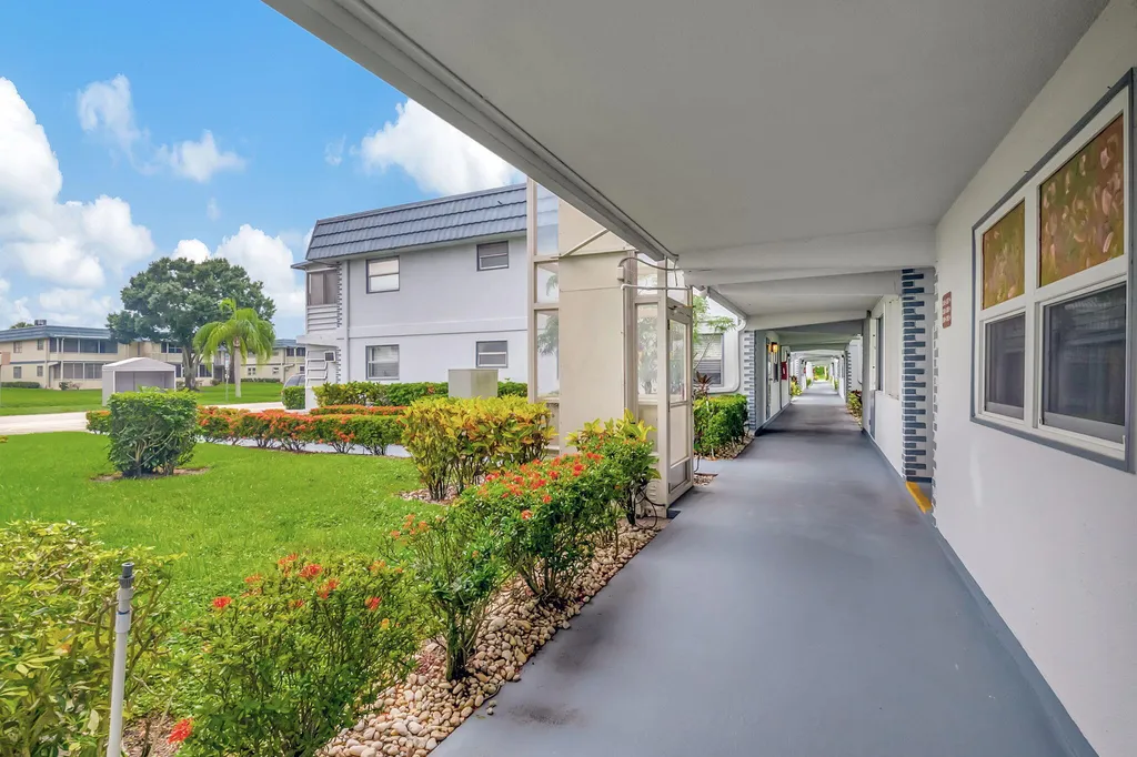288 Tuscany Lane E Delray Beach FL 33446