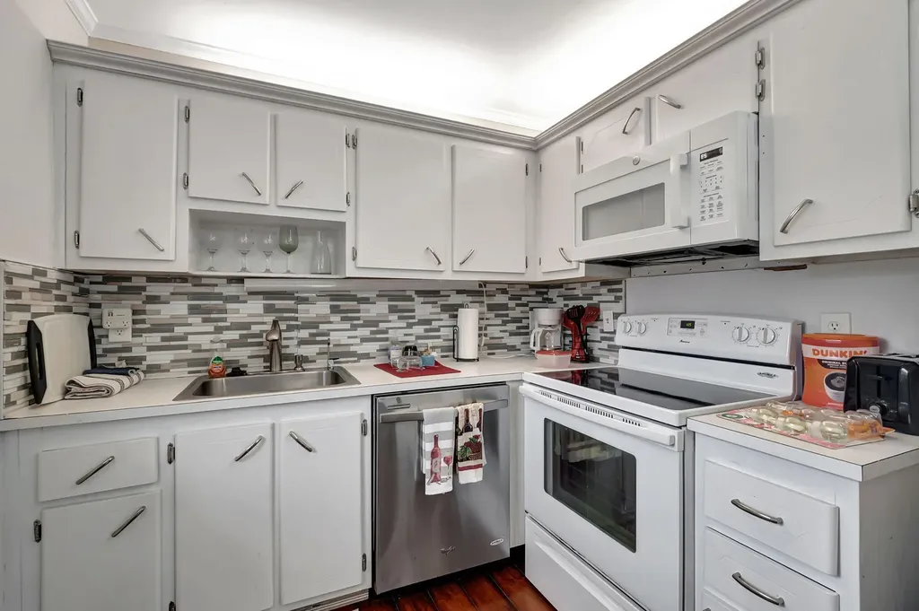 288 Tuscany Lane E Delray Beach FL 33446