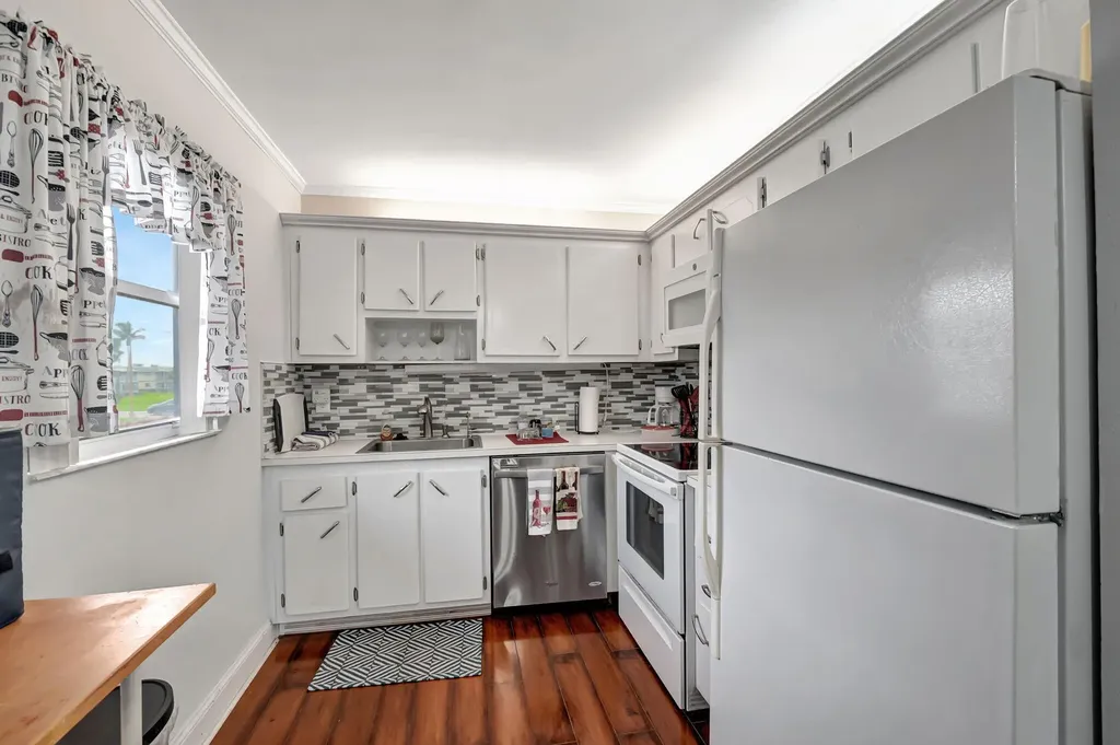 288 Tuscany Lane E Delray Beach FL 33446