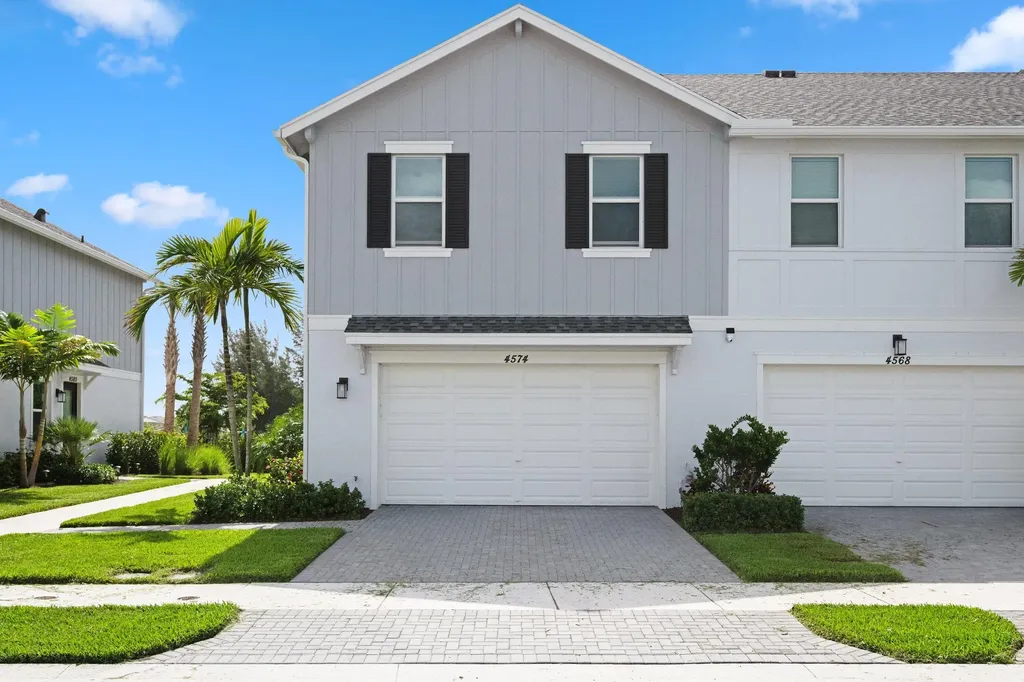 4574 Longwood Lake Square The Acreage FL 33470