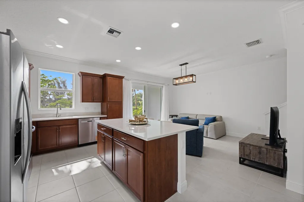 4574 Longwood Lake Square The Acreage FL 33470