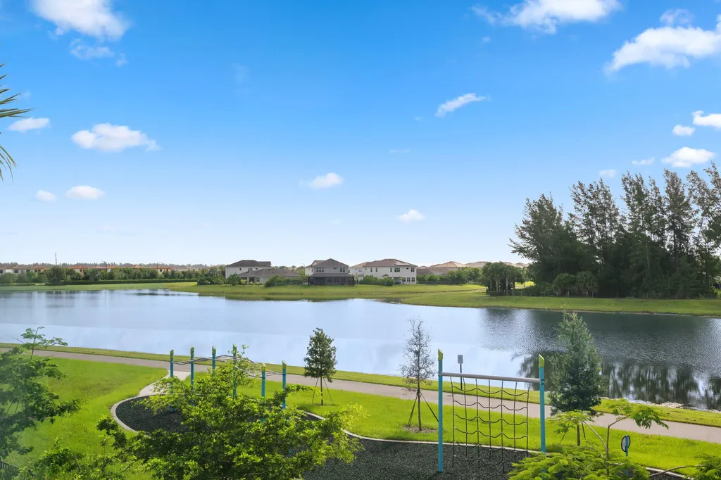 4574 Longwood Lake Square The Acreage FL 33470
