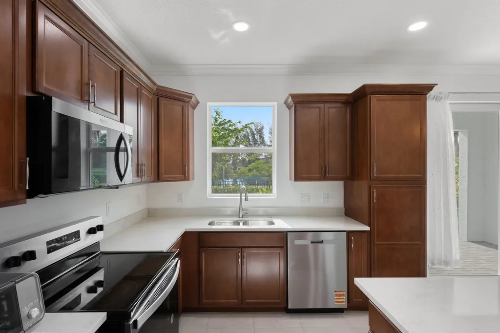 4574 Longwood Lake Square The Acreage FL 33470