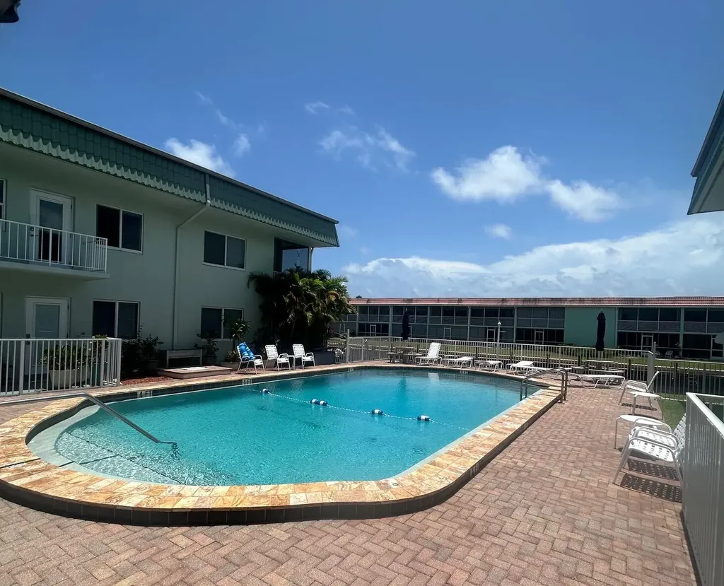 121 Wettaw Lane North Palm Beach FL 33408