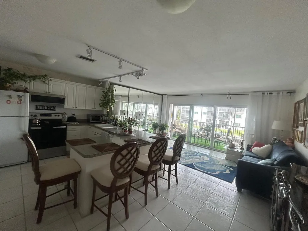 121 Wettaw Lane North Palm Beach FL 33408