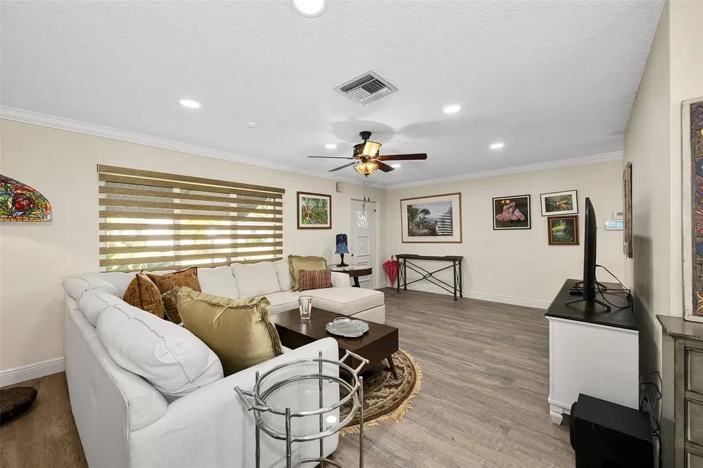1010 NW 89th Way Plantation FL 33322