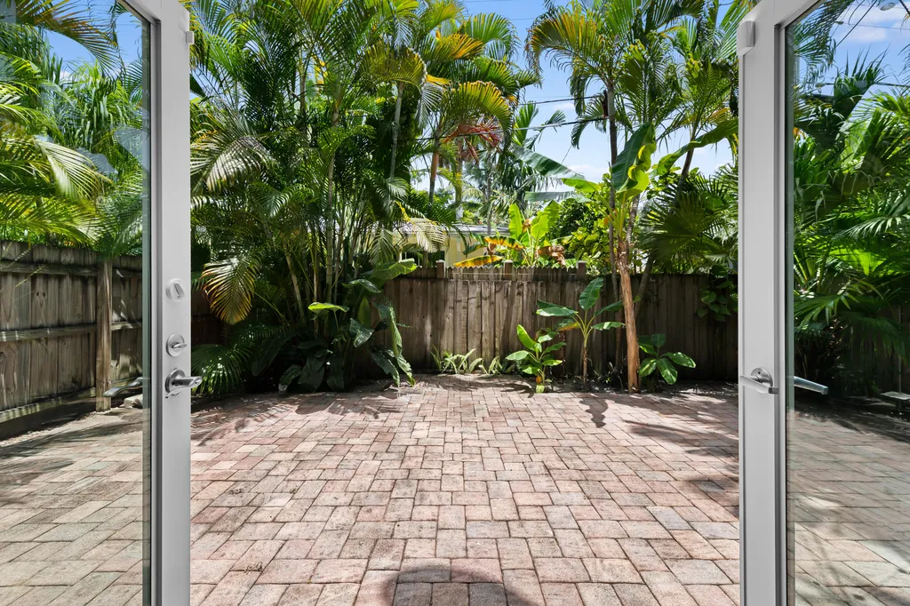 1627 NE 7th Street Fort Lauderdale FL 33304