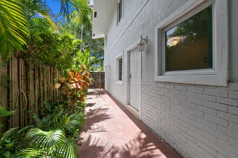 1627 NE 7th Street Fort Lauderdale FL 33304