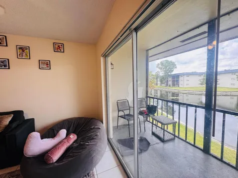 8025 S Colony Circle Tamarac FL 33321