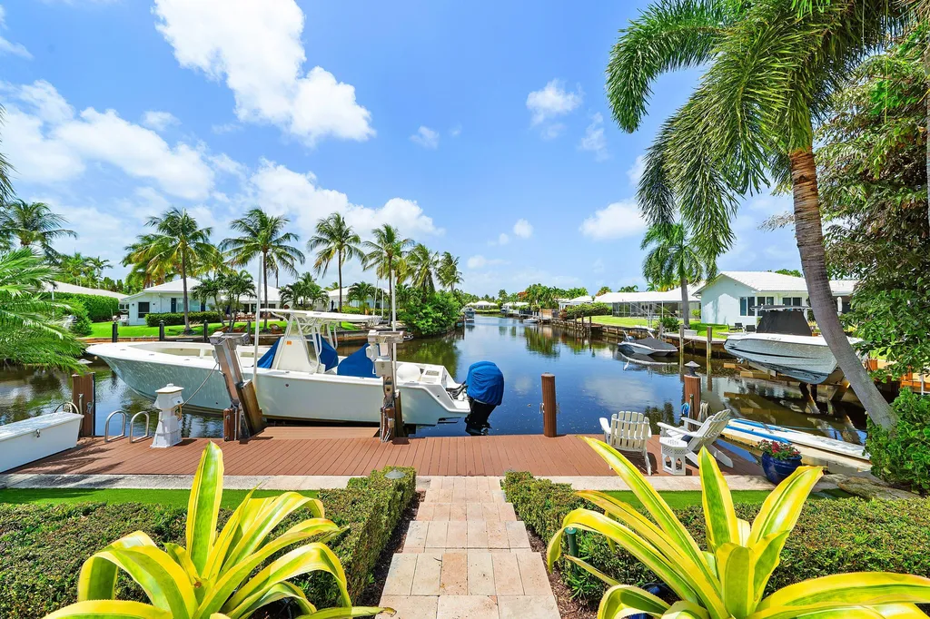 681 SW Elm Tree Lane Boca Raton FL 33486