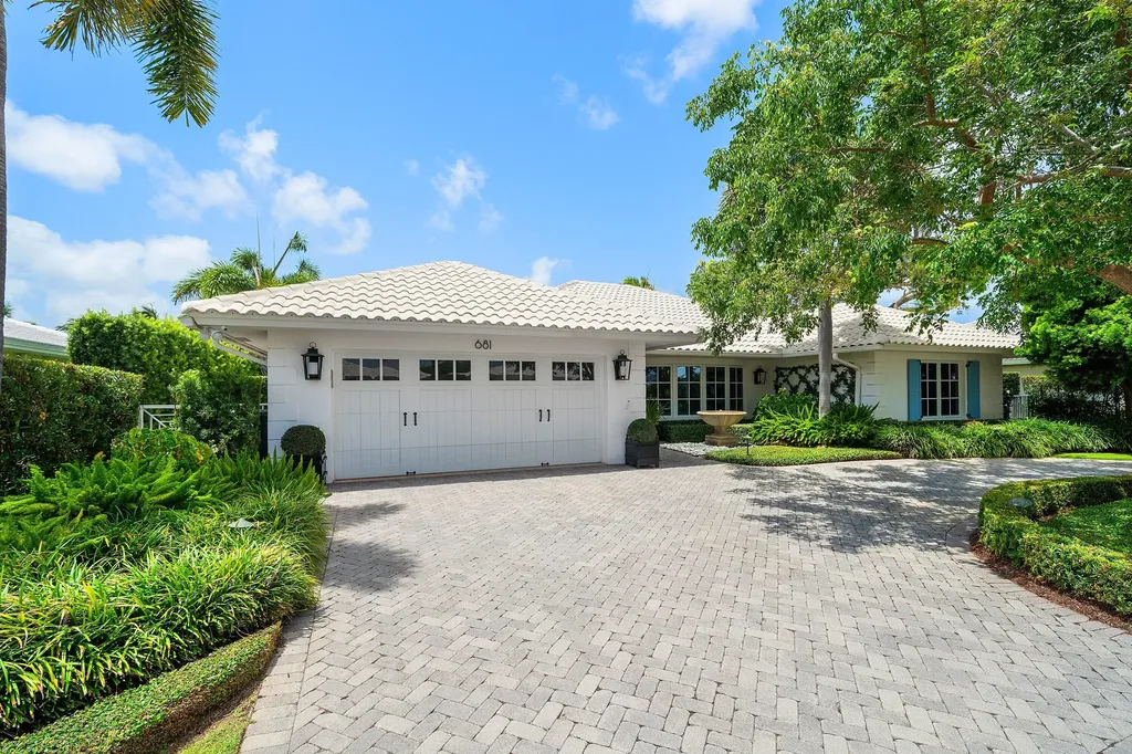 681 SW Elm Tree Lane Boca Raton FL 33486