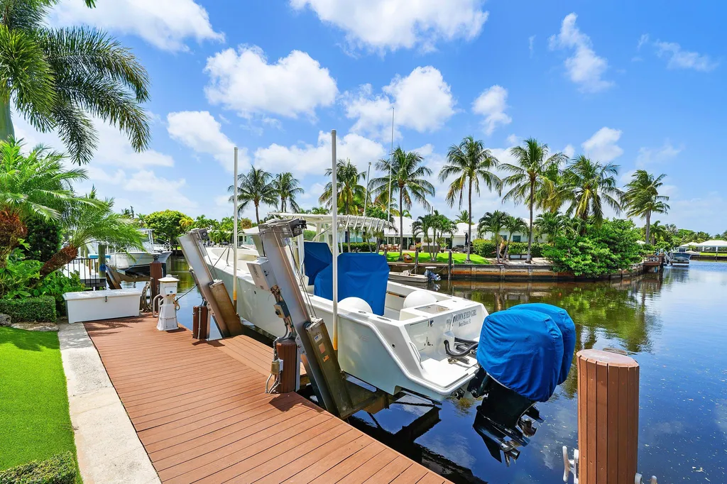 681 SW Elm Tree Lane Boca Raton FL 33486