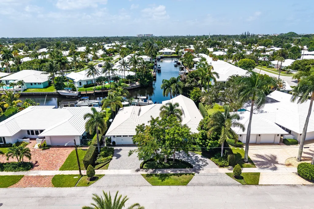 681 SW Elm Tree Lane Boca Raton FL 33486