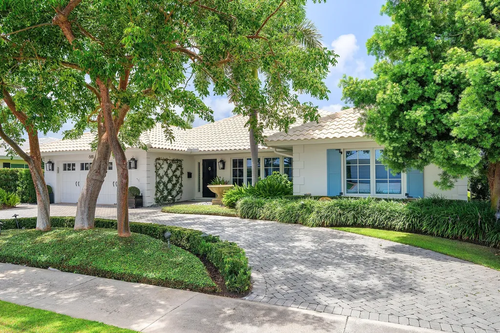 681 SW Elm Tree Lane Boca Raton FL 33486