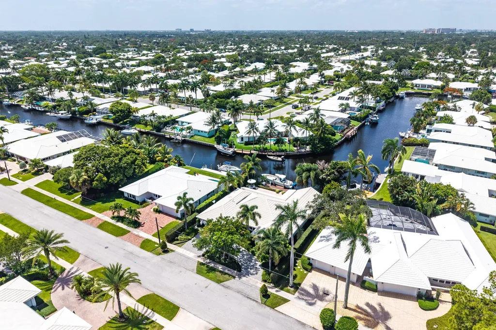 681 SW Elm Tree Lane Boca Raton FL 33486