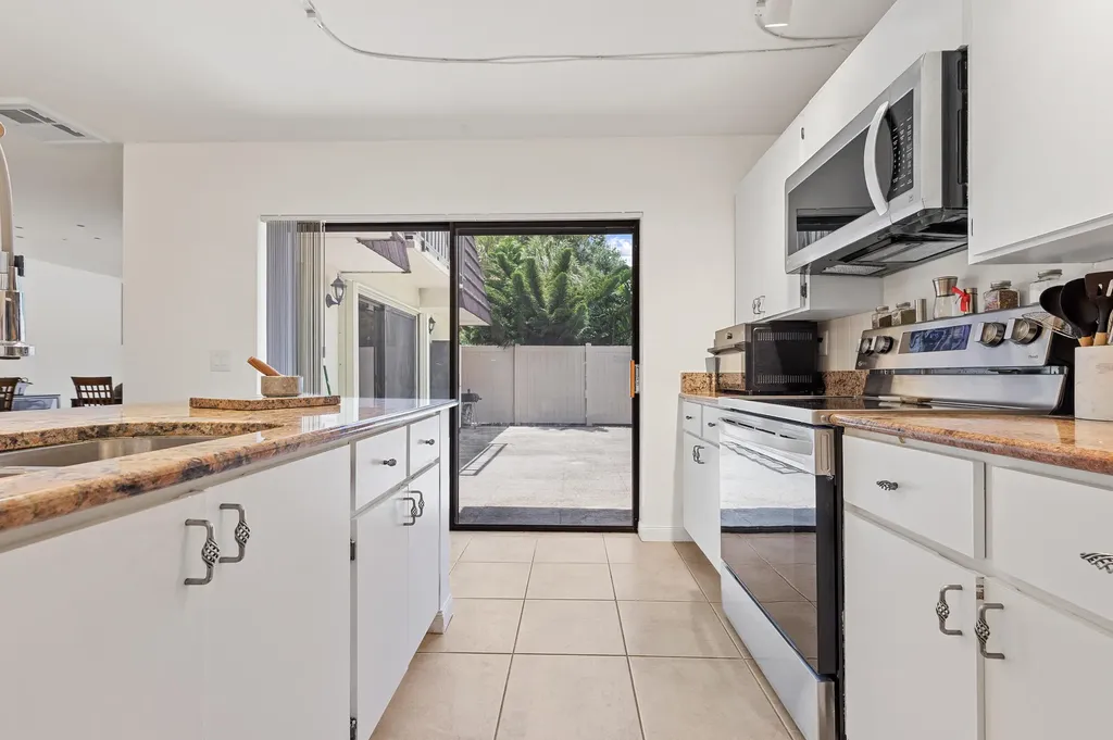 7424 74th Way West Palm Beach FL 33407