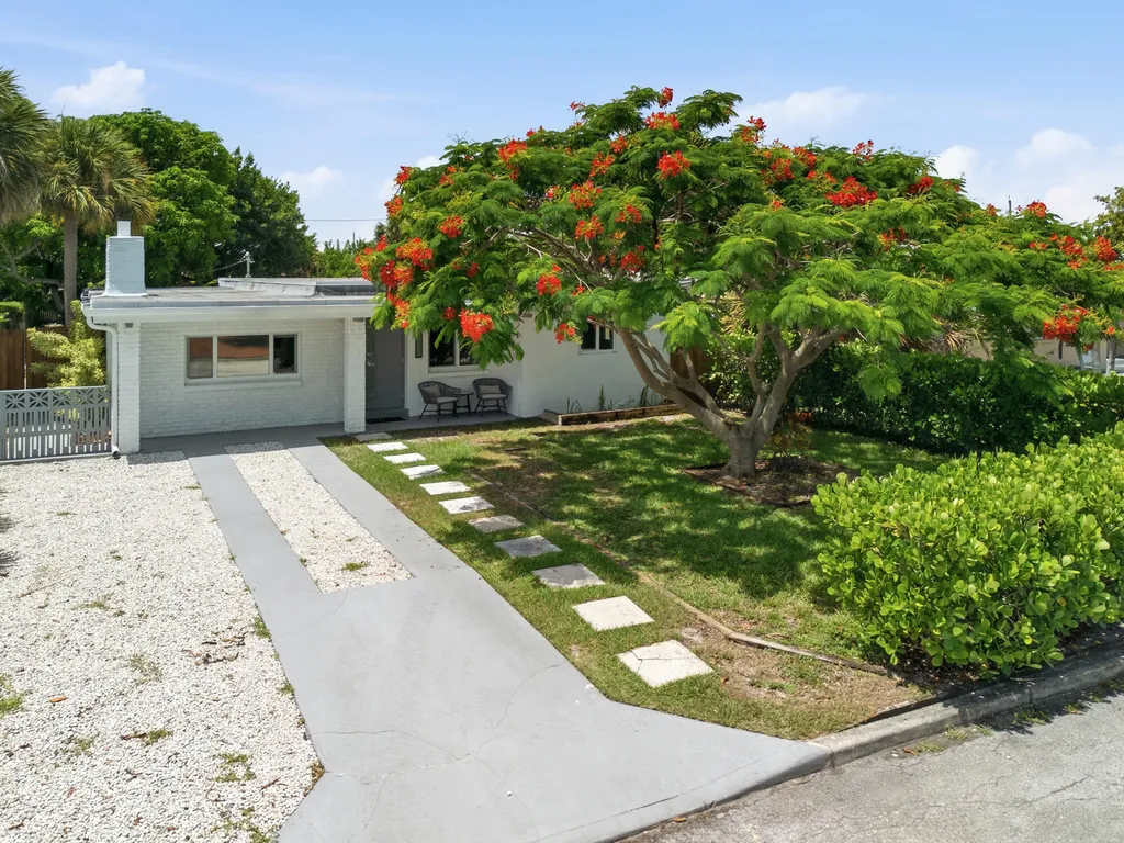 1225 15th Avenue N Lake Worth Beach FL 33460
