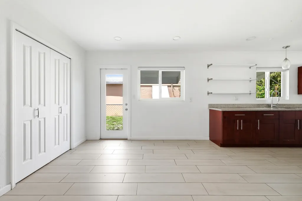 1225 15th Avenue N Lake Worth Beach FL 33460
