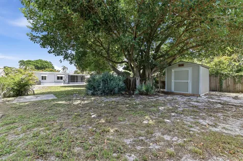 1225 15th Avenue N Lake Worth Beach FL 33460