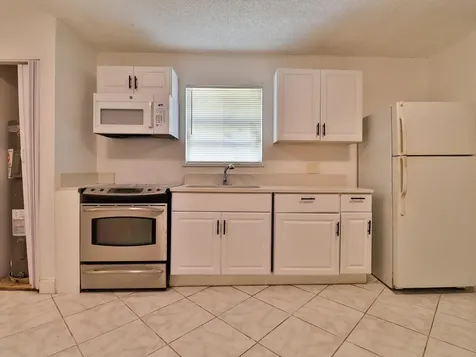 3024 W Dixie Boulevard Fort Pierce FL 34946